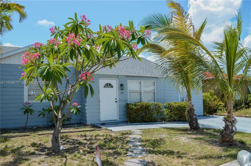 707 N J St, Lake Worth, FL, 33460-2512 | Card Image