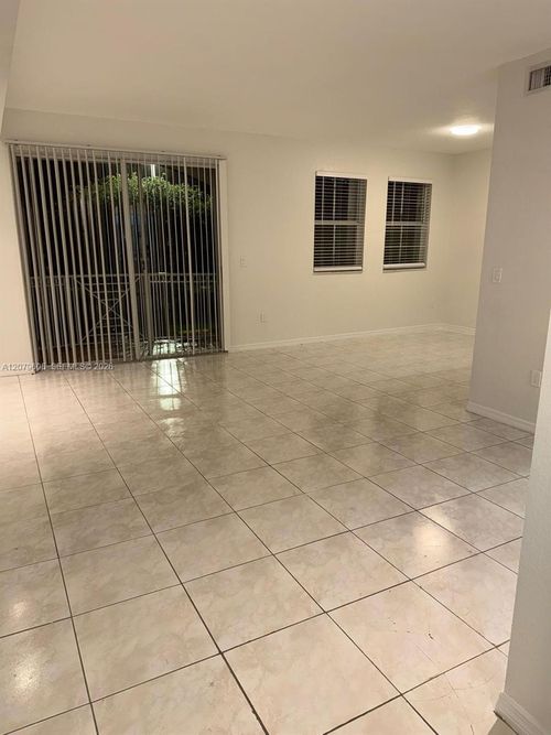 208-8956 W Flagler St, Miami, FL, 33174-3960 | Card Image
