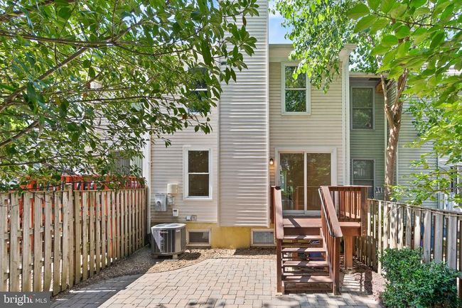 7390 Stream Way, Townhouse with 3 bedrooms, 4 bathrooms and null parking in SPRINGFIELD VA | Image 33