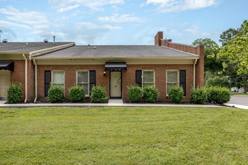 8122 Sawyer Brown Rd, Nashville, TN, 37221-1411 | Card Image