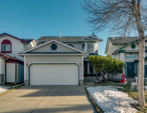 9526 21 St Se, Calgary, AB, T2C4J4 | Card Image