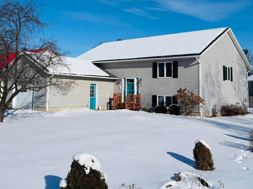 9 Andy Ave, Swanton, VT, 05488-1248 | Card Image