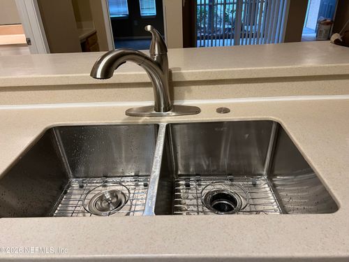 1902-10075 N Gate Parkway, Jacksonville, FL, 32246 | Card Image