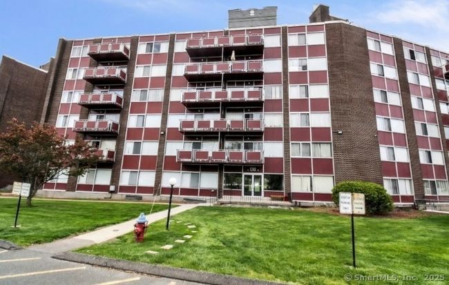 APT-308 - 1310 Berlin Tpke, Condo with 1 bedrooms, 1 bathrooms and 1 parking in Wethersfield CT | Image 11
