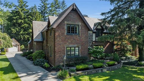 18 Harper Road, Amherst, NY, 14226 | Card Image