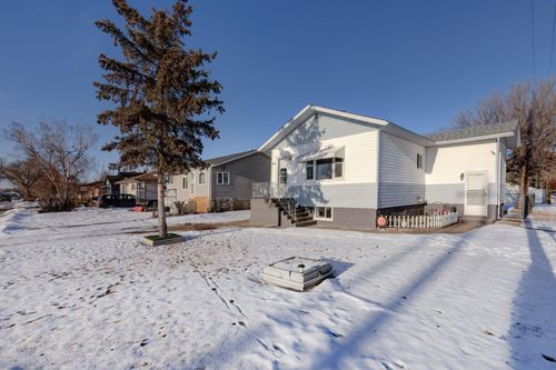 718 7 Avenue E, Drumheller, AB, T0J0Y5 | Card Image