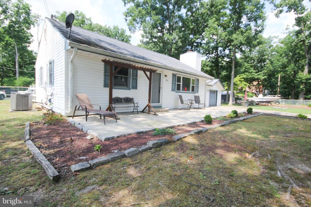 Woodburn Ave, Pine Hill, NJ 08021