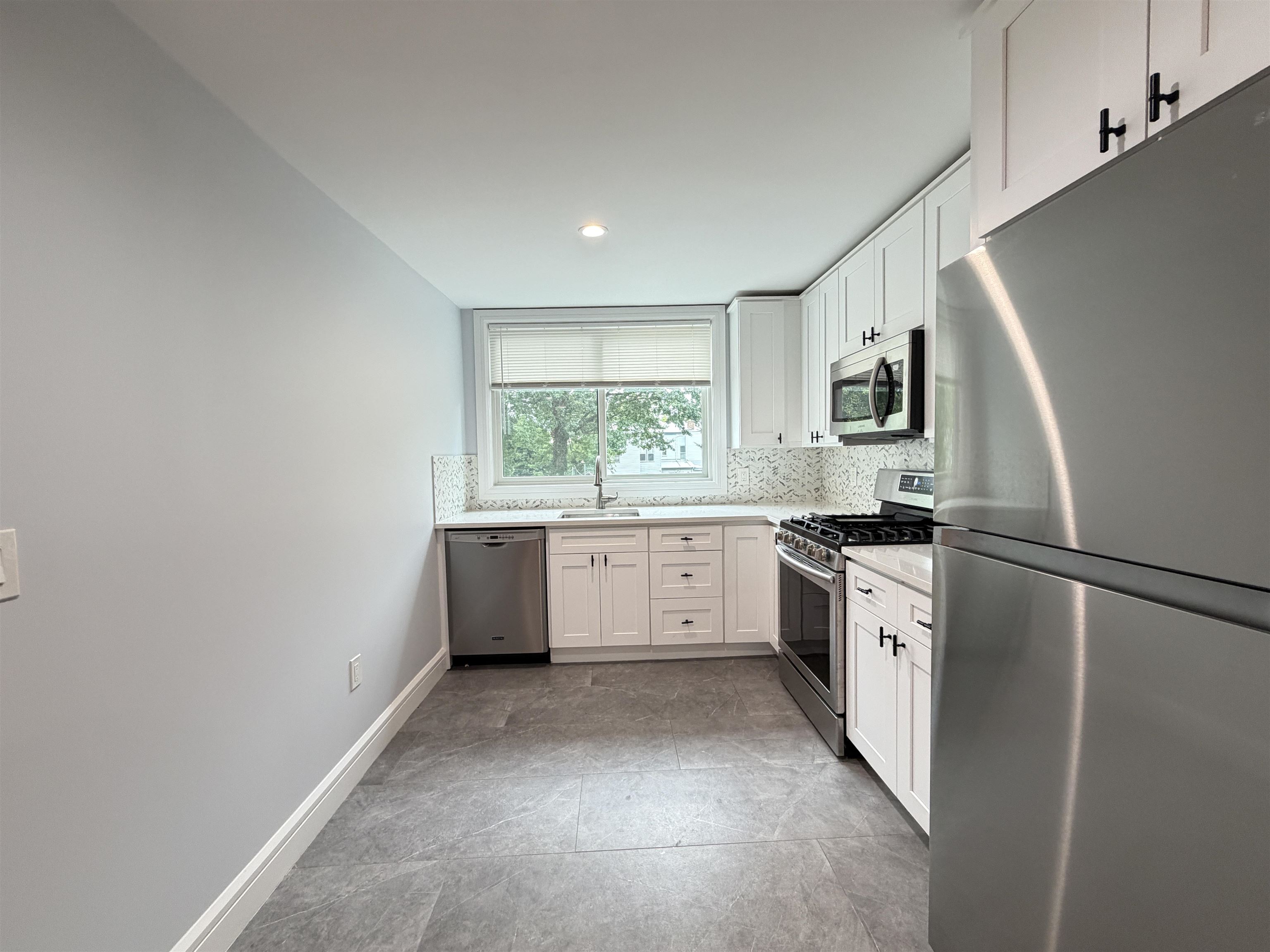Residential Lease in JC, Heights 4