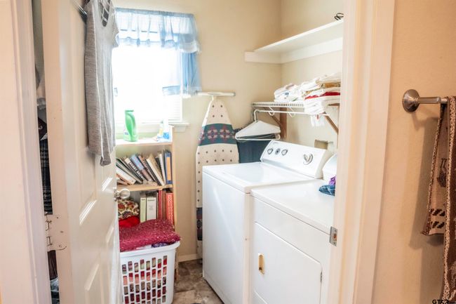 209 Kildare Rd, House other with 3 bedrooms, 2 bathrooms and null parking in Linden TX | Image 4