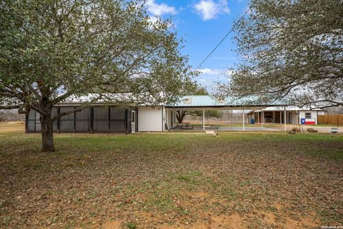 421 Coughran Rd, Pleasanton, TX, 78064-4207 | Card Image