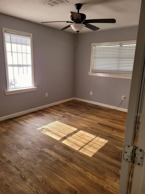 5754 Belarbor Street, Houston, TX, 77033 | Card Image