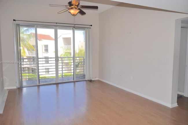 APT-302 - 2731 Ocean Club Blvd, Condo with 2 bedrooms, 2 bathrooms and null parking in Hollywood FL | Image 5