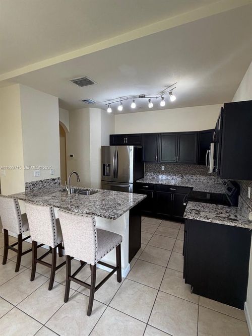 8-133 Se 28th Ter, Homestead, FL, 33033-7282 | Card Image