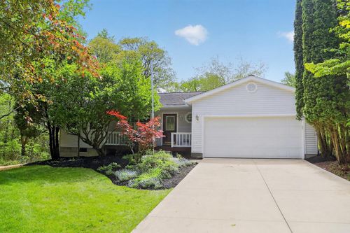 714 Greenbriar Cir, Howard, OH, 43028-9546 | Card Image