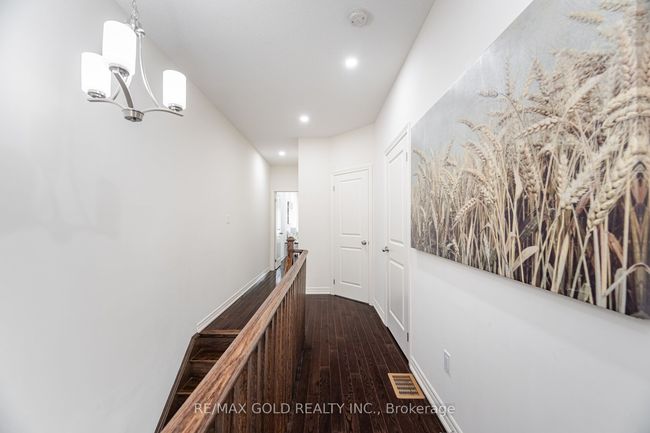 50 Block Rd, House attached with 4 bedrooms, 3 bathrooms and 1 parking in Brampton ON | Image 18