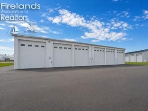 92-764 Se Catawba Road, Port Clinton, OH, 43452 | Card Image