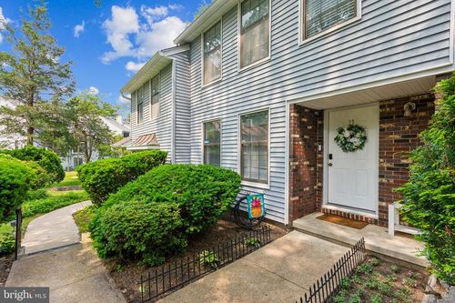12 Barnes Ln, Toms River, NJ, 08753-8342 | Card Image