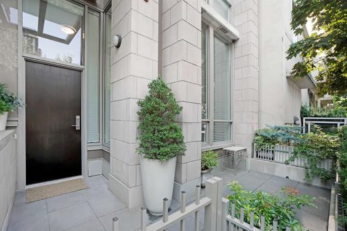 1045 Richards St, Vancouver, BC, V6B0C2 | Card Image