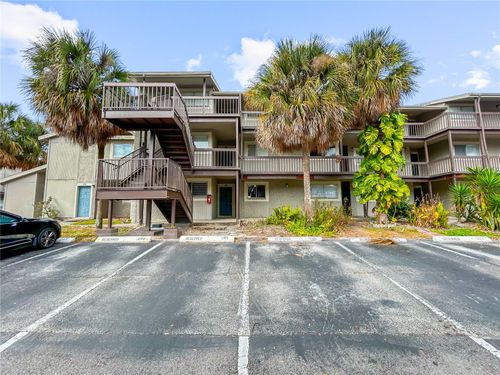 36b2-6336 Newtown Cir, TAMPA, FL, 33615-3652 | Card Image