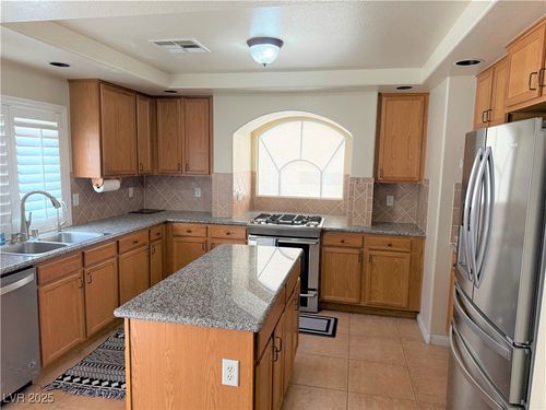 10780 Glacier Rapids Ct, Henderson, NV, 89052-8640 | Card Image