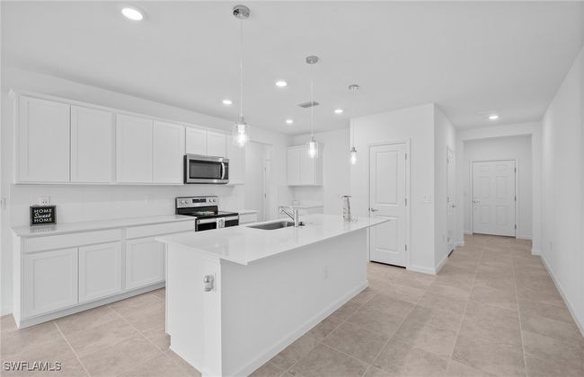 1661 Lake Jessup Cir, Townhouse with 3 bedrooms, 3 bathrooms and null parking in CAPE CORAL FL | Image 6