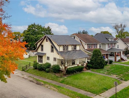 142 E Garfield Ave, New Castle, PA, 16105-2575 | Card Image