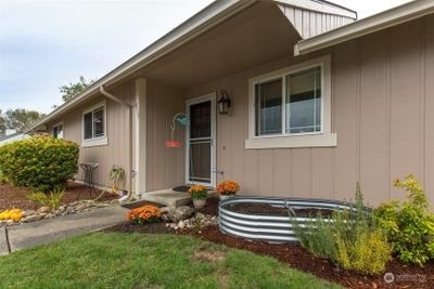 820 N Abbey Court, Condo with 2 bedrooms, 1 bathrooms and 2 parking in Sequim WA | Image 1