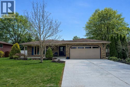 276 Fairway Cres, Tecumseh, ON, N8N2Z2 | Card Image