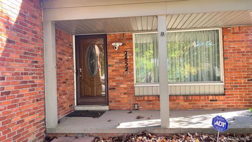 2852 Mayfair Dr, Troy, MI, 48084-2668 | Card Image