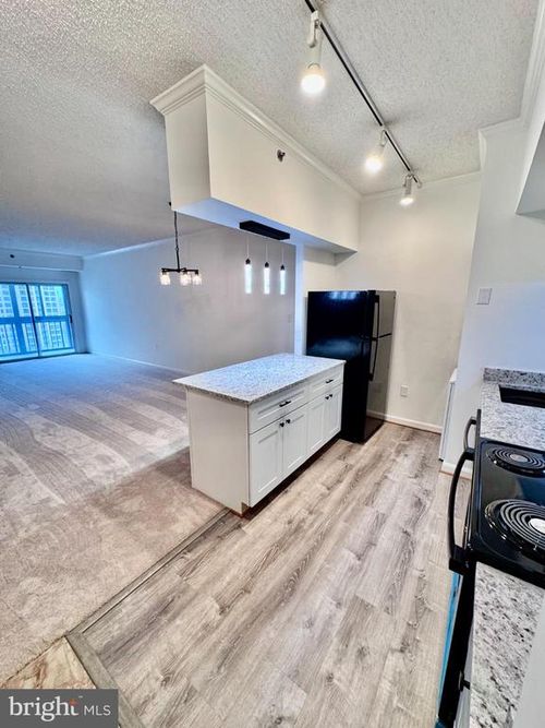 apt-1009-1211 S Eads St, ARLINGTON, VA, 22202-4705 | Card Image