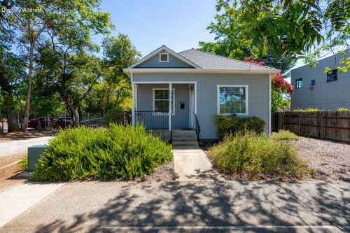 2037 Pine St, Redding, CA, 96001-1919 | Card Image