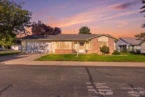8250 W Clubhouse Ln, Garden City, ID, 83714-1696 | Card Image