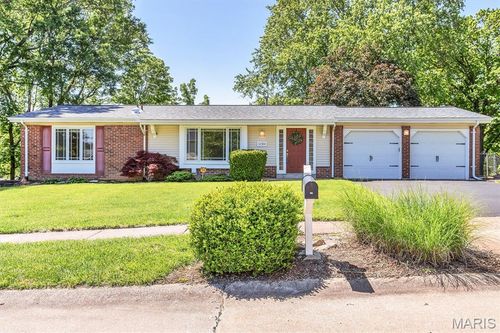 12364 Worthington Dr, Saint Louis, MO, 63128-2295 | Card Image