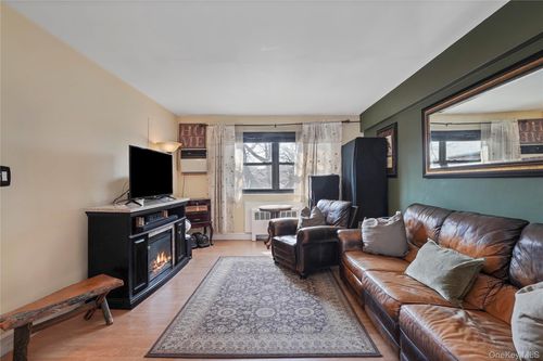 3-80-01 156th Ave, Howard Beach, NY, 11414-2320 | Card Image