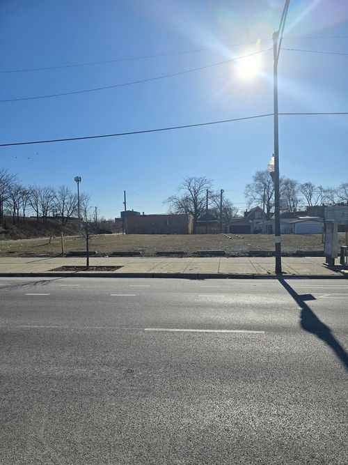 4607 W Madison St, CHICAGO, IL, 60644-3646 | Card Image