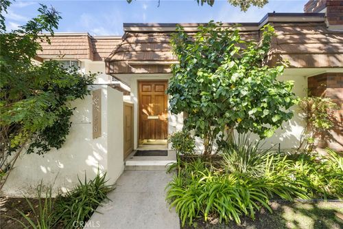 22158 James Alan Cir, Chatsworth, CA, 91311-2050 | Card Image