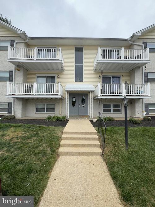 b-11 Warren Lodge Ct, COCKEYSVILLE, MD, 21030-2595 | Card Image