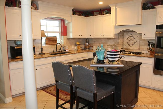 607 Garden Ln, House other with 3 bedrooms, 3 bathrooms and null parking in McAlester OK | Image 7