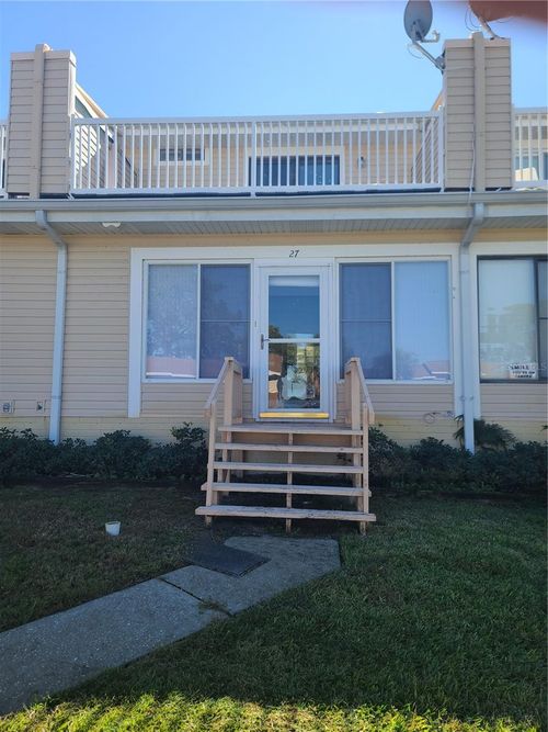 c27-11001 Se Sunset Harbor Rd, Summerfield, FL, 34491-7673 | Card Image