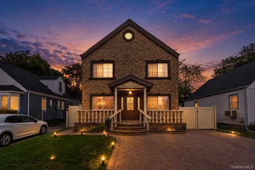 7631 264th St, Glen Oaks, NY, 11004-1144 | Card Image