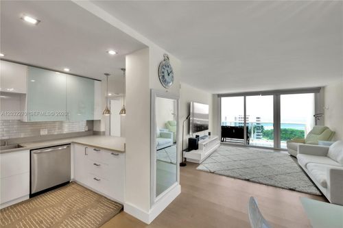 1008-100 Bayview Dr, Sunny Isles Beach, FL, 33160-4756 | Card Image