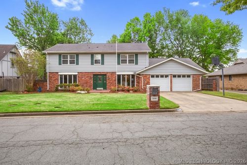 7330 66th Ct, Tulsa, OK, 74133-1811 | Card Image