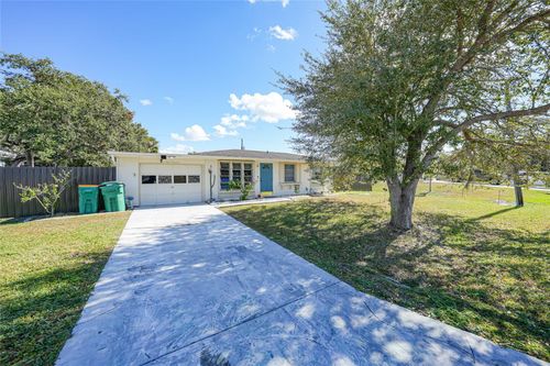 819 Haleybury St, PORT CHARLOTTE, FL, 33948-3503 | Card Image