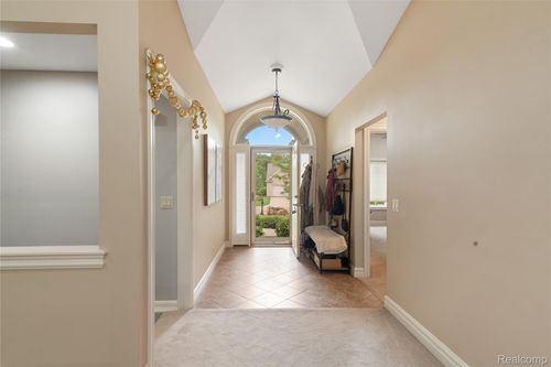 2234 Emeraldwood Trl, Flushing, MI, 48433-3517 | Card Image