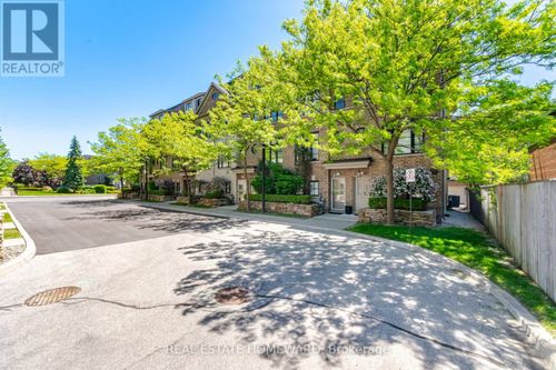 62 Cormier Hts, Etobicoke, ON, M8Z0B5 | Card Image