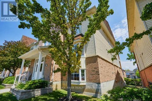3-92 Petra Way, Whitby, ON, L1R0A3 | Card Image