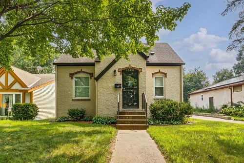 1560 Case Ave, Saint Paul, MN, 55106-3604 | Card Image