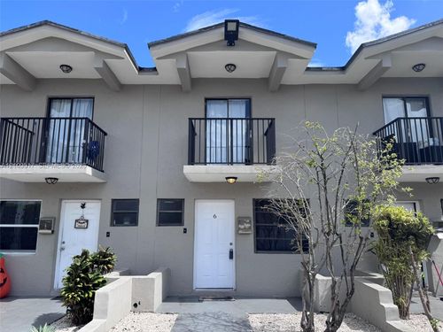 6-324 W 74th Pl, Hialeah, FL, 33014 | Card Image