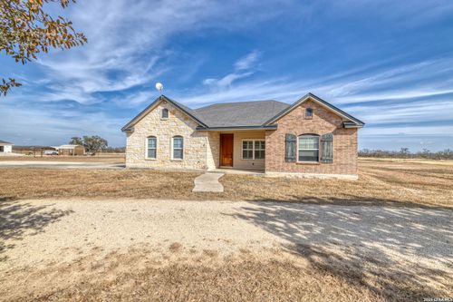 8 Valley Vw, Uvalde, TX, 78801-4036 | Card Image