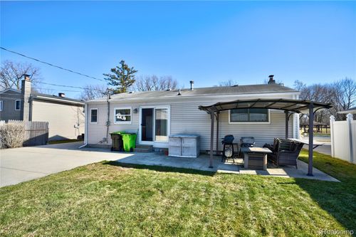 5354 Winshall Dr, Swartz Creek, MI, 48473-1108 | Card Image